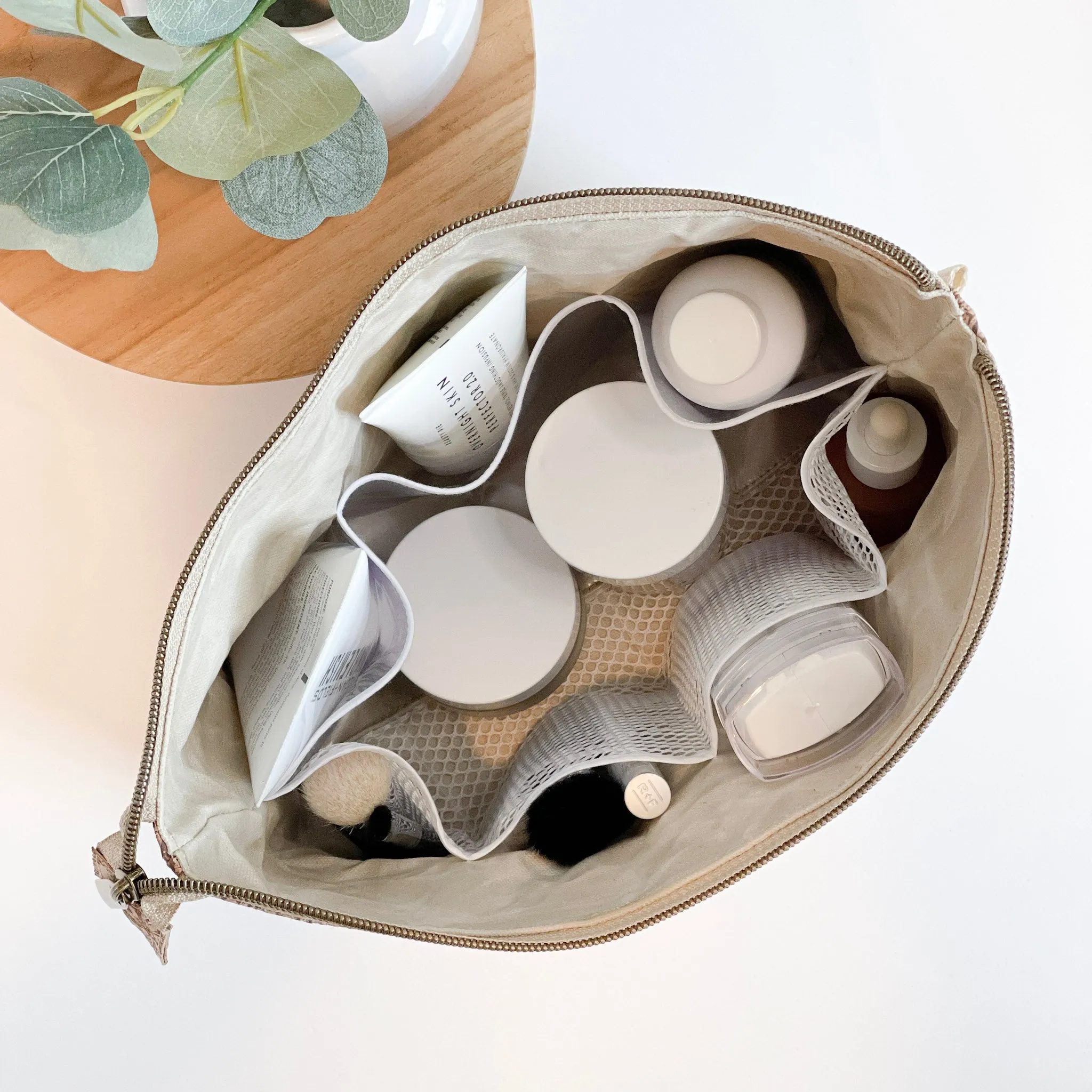 ADVENTURER cosmetics bag | AMETHYST