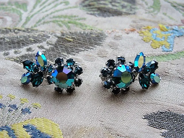BEAUTIFUL Signed SHERMAN Clip On Earrings Brilliant Peacock Blue Aurora Borealis Vintage 50s 60s Rhinestone Costume Jewelry
