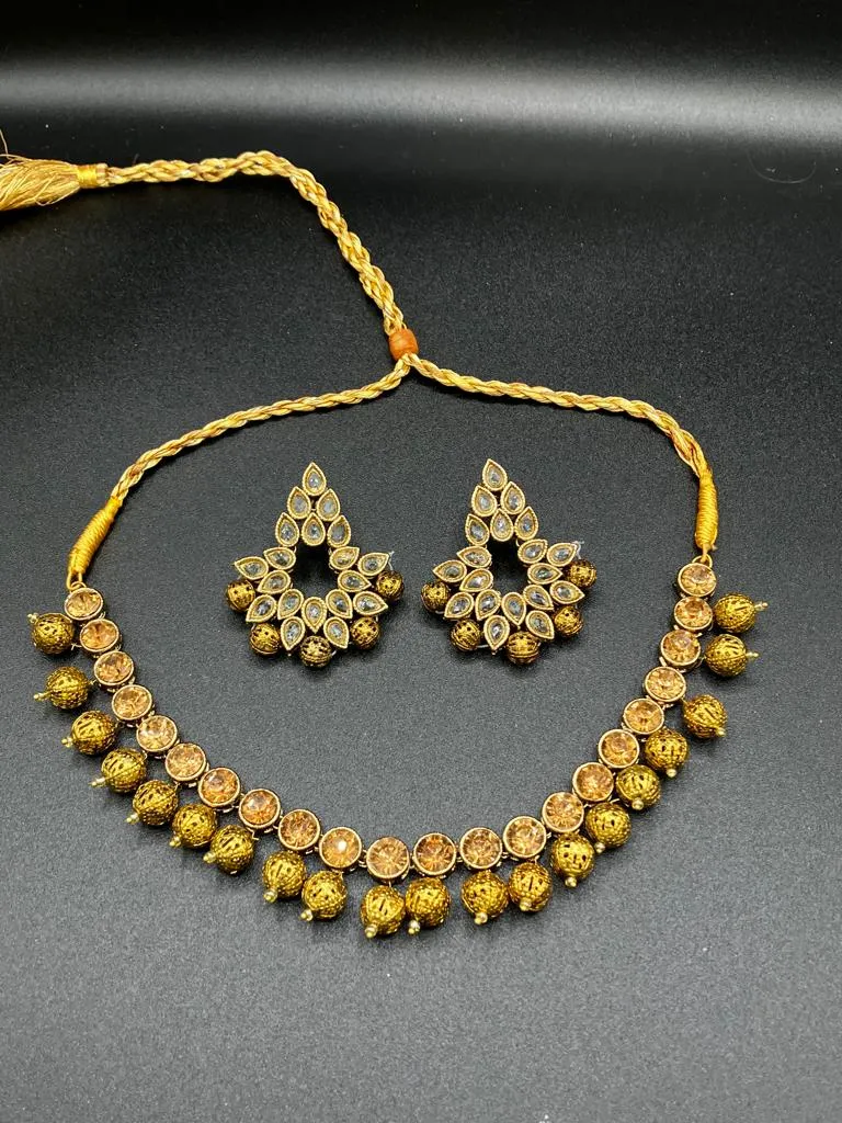 Dazzling Star jewelry set in Antique gold Look