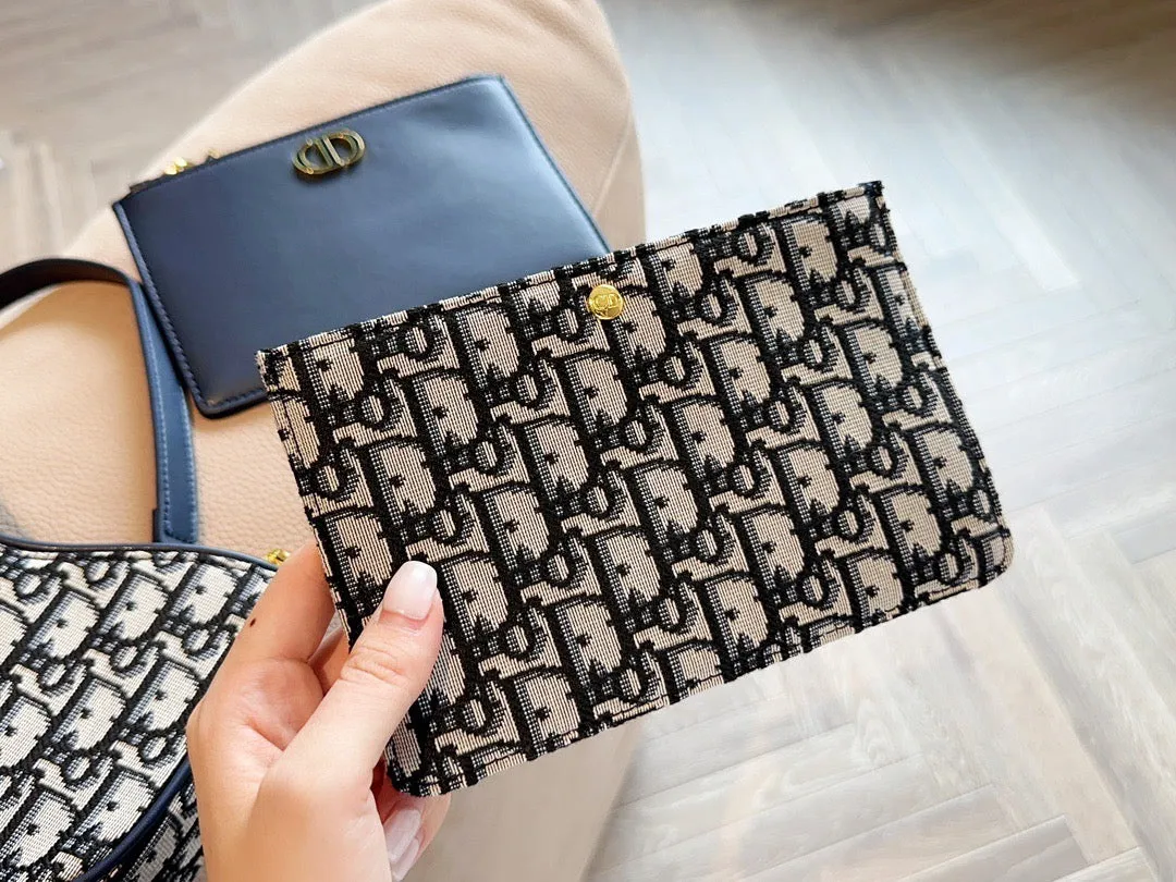 DR297 30 Montaigne Hobo Avenue Mini Bag / 8.5 x 5 x 2 inches