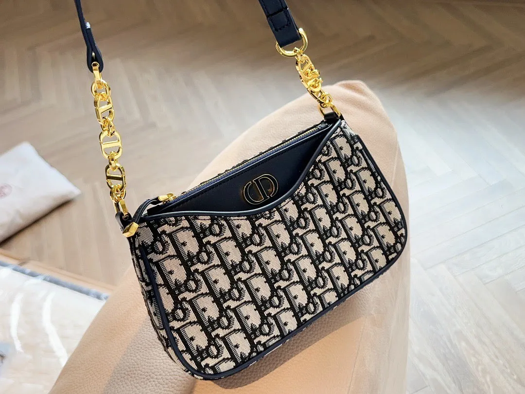 DR297 30 Montaigne Hobo Avenue Mini Bag / 8.5 x 5 x 2 inches