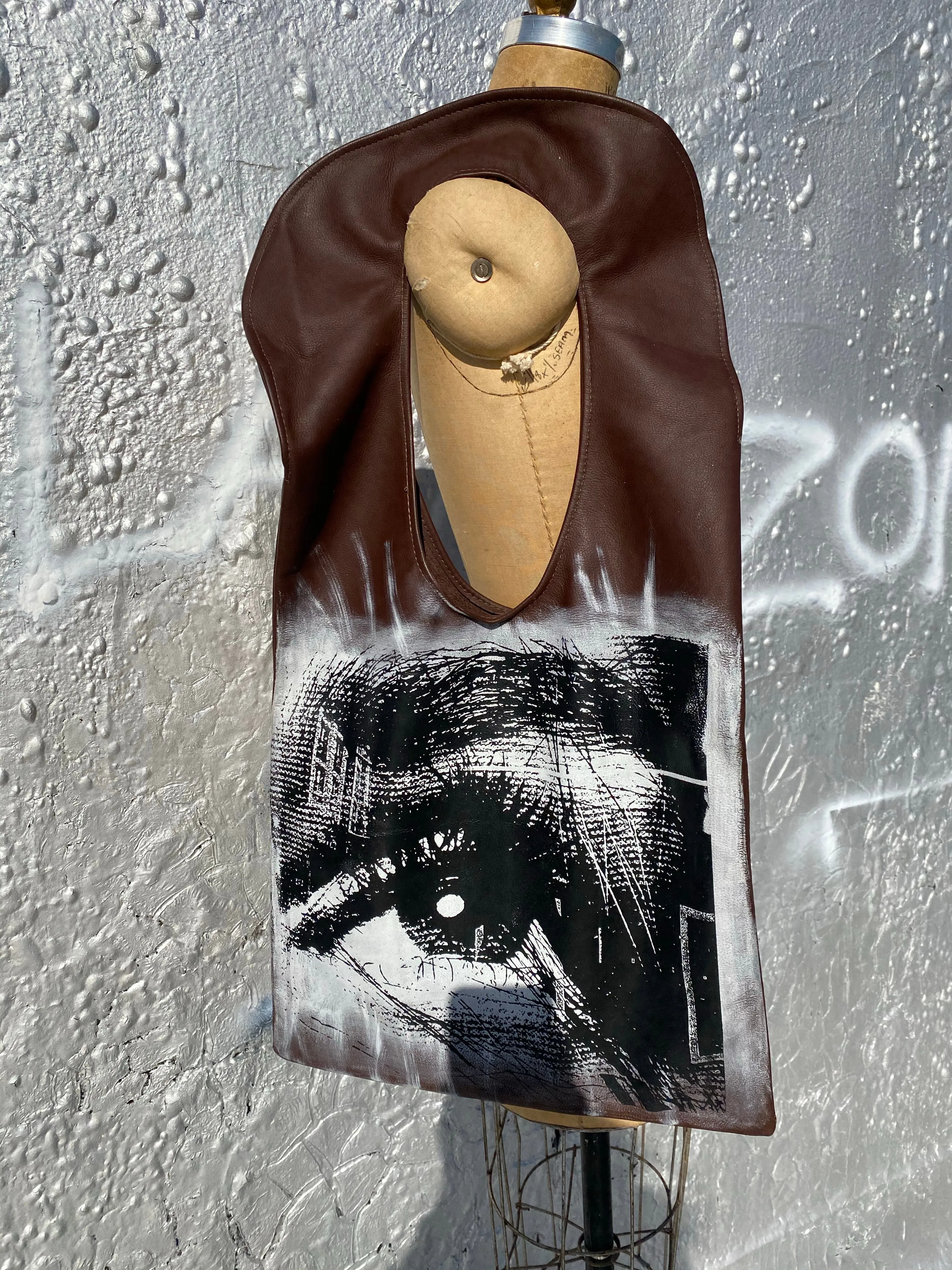 Lavazzon All Eyes on you  leather tote
