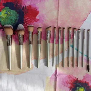 Metallic Gold Professional Brush Set (13 piece brush collection with bag)