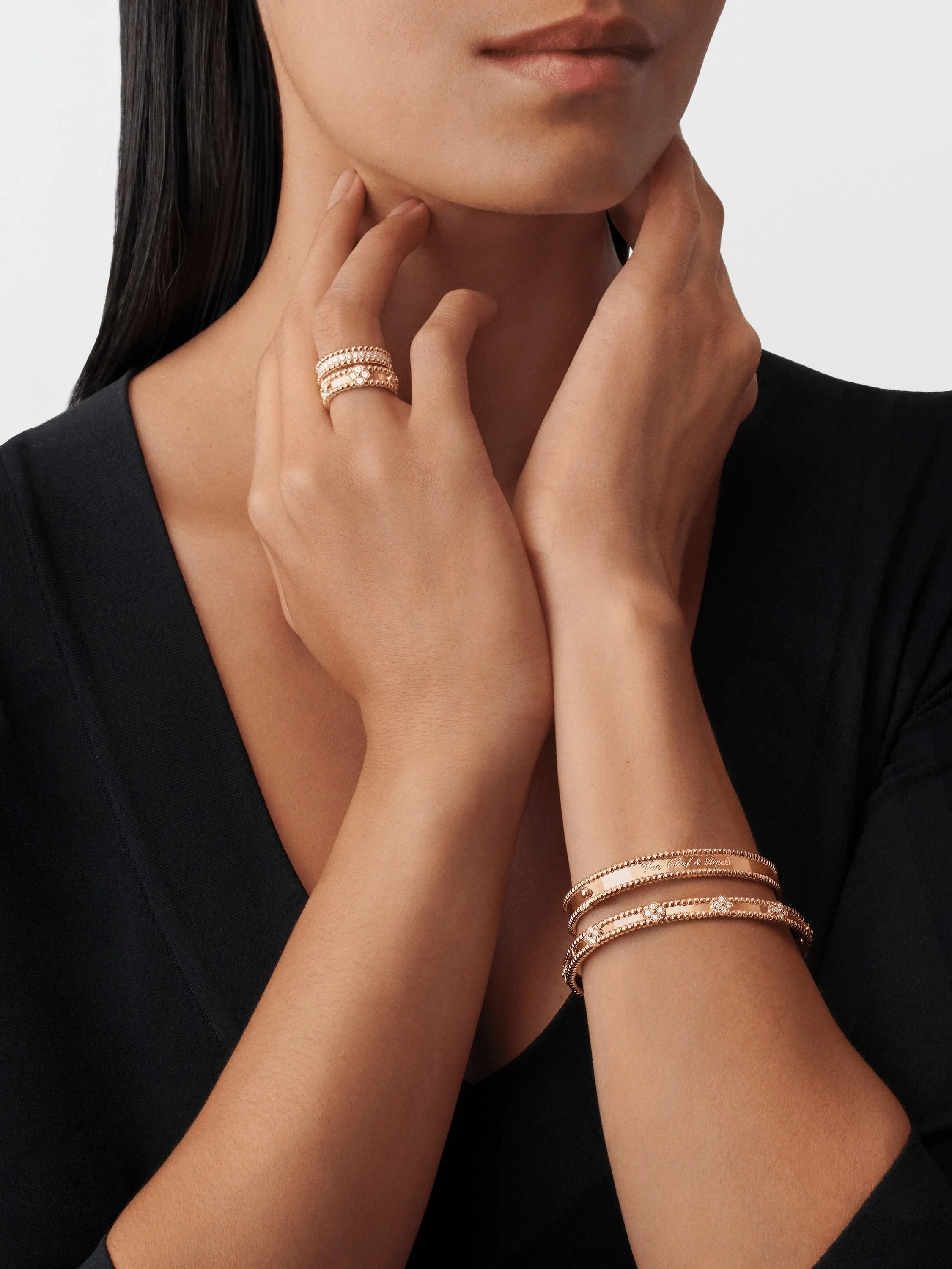 Perlée Signature Bracelet, Medium Model