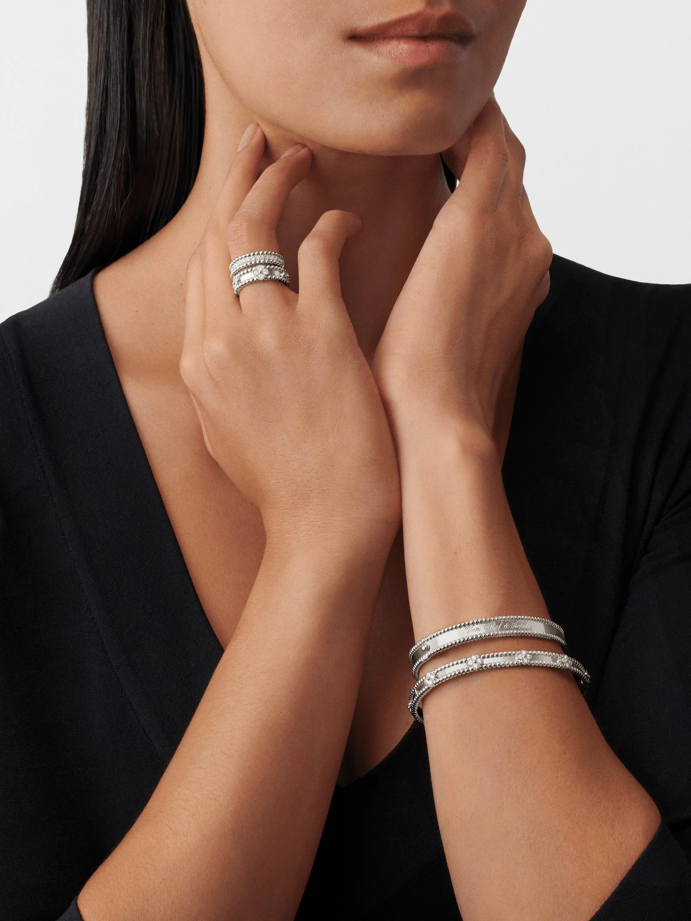Perlée Signature Bracelet, Medium Model
