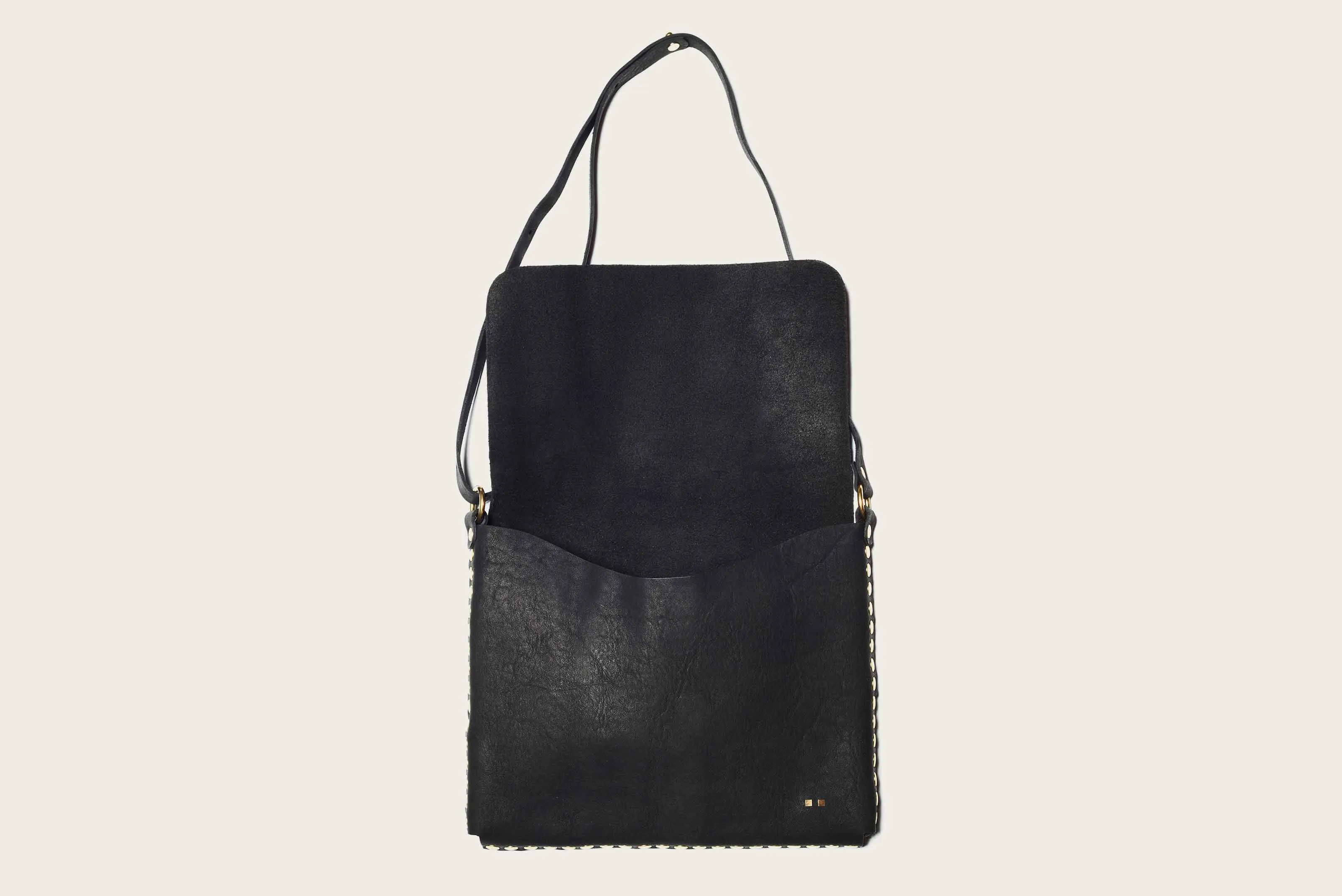 The Clou in Black