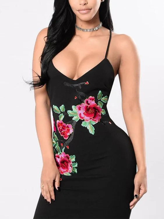 Wholesale Black V-Neck Sleeveless Embroidered Backless Mini Dress